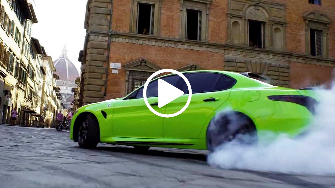 L’epica scena della Giulia Quadrifoglio in 6 Underground [VIDEO ITA]